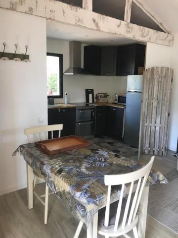 La Brindille Petit Mas Provencal Meuble De Tourisme 3 Etoiles 2-3 Personnes 1 Piece 30 M2 Tout Confort Lisiere Foret Jardin Jacuzzi Piscine Saint-Paul-en-Forêt Esterno foto